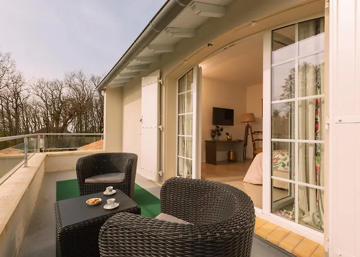 Couette-café D'hôtes La Courbe 3*